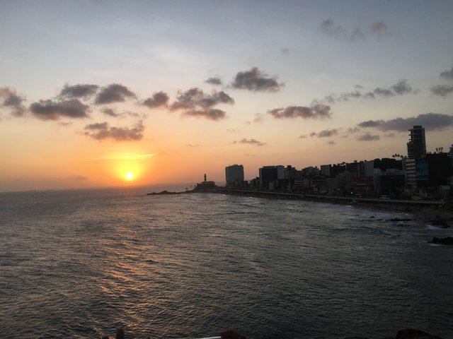 https://s3.us-east-2.amazonaws.com/partiko.io/img/viruk-sunset-in-salvador-yukloxvu-1539468206987.png