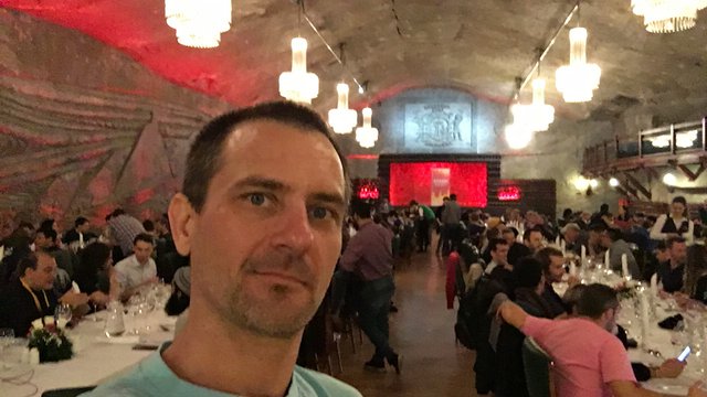 https://s3.us-east-2.amazonaws.com/partiko.io/img/vladivostok-steemfest-dinner--krakw-salt-mines-bqivl8po-1541960486381.png