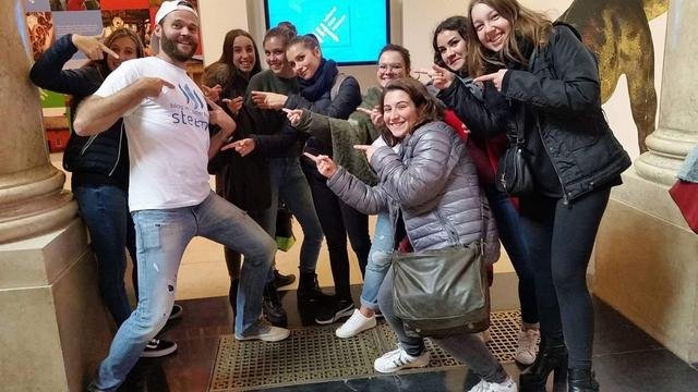 DQmdpqed_Dqtkb4_SGpn2_KJFtydj_Kd5_Zo_Kh_Cec_V91m_A1a_MBav_1680x8400.jpg