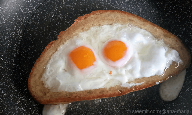 The Eggs in the Bread