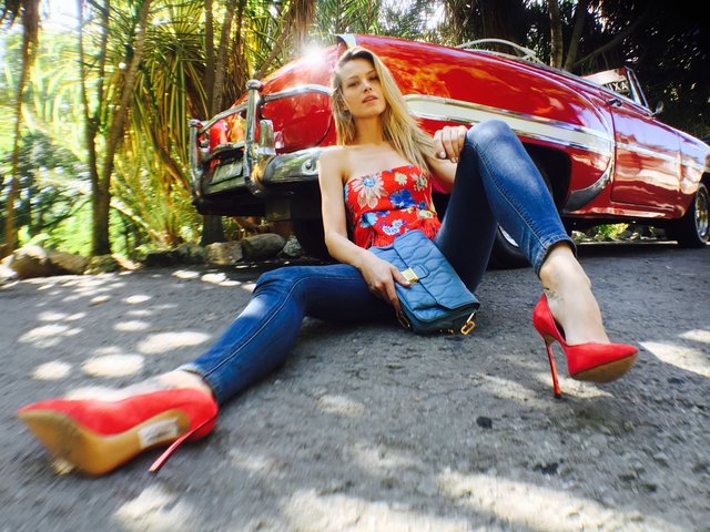 red car at hemingway house.jpg