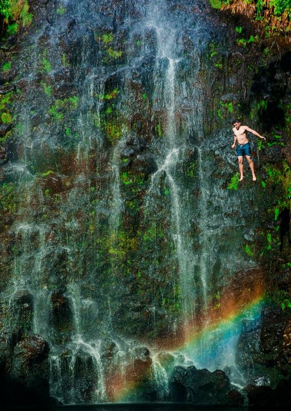 Rainbow_waterfall_jump_720.jpg