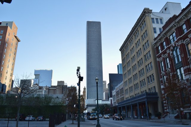 JPMorgan_Chase_Tower_in_Houston_3.jpg