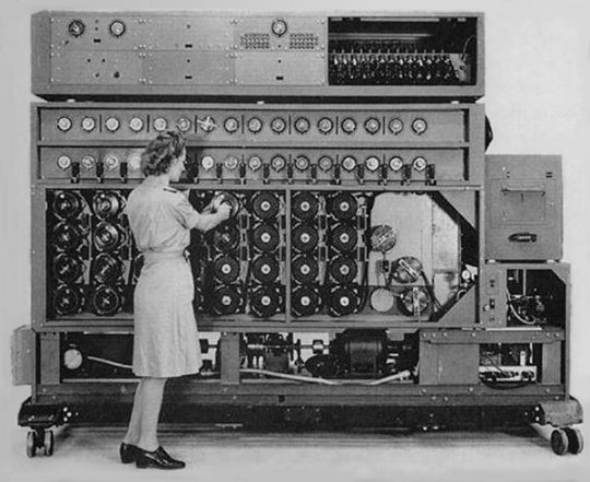 bletchley park enigma cracking machine RZ.jpg