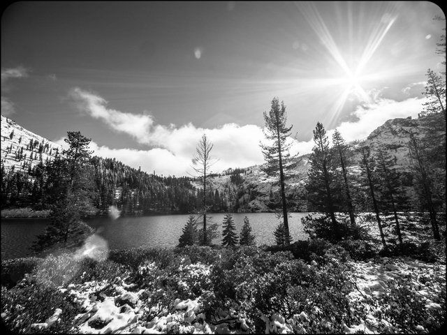 B&W_Lake