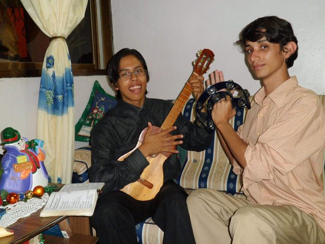 Richard y Gabriel con Cuatro