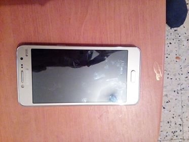 Image may contain: phone and screen|249x187