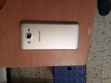 Image may contain: phone|249x187