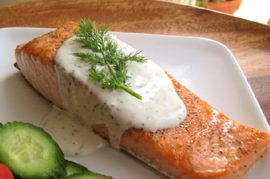 Seared Salmon With Creamy Dill Sauce