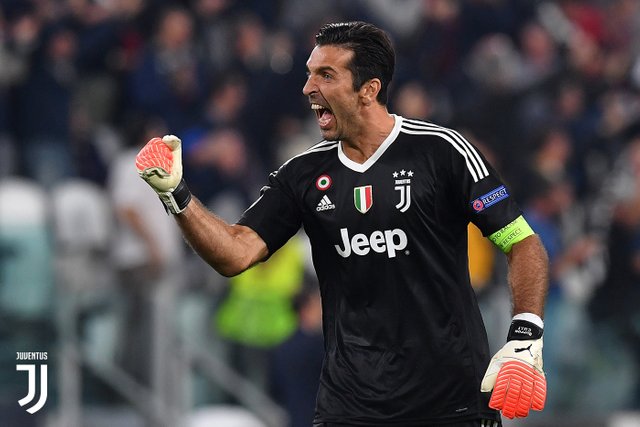 1528213675_Buffon.jpg