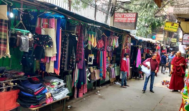 Khan Market cloth market