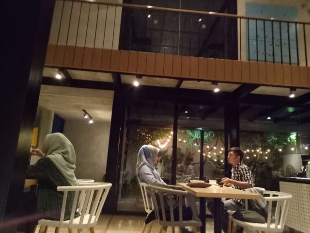 GORDI HQ INDOOR.jpg