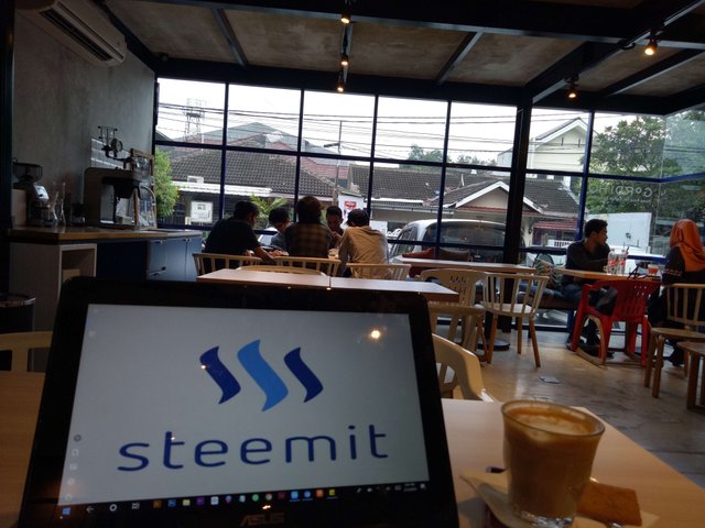 GORDI HQ COFFEE SHOP.jpg