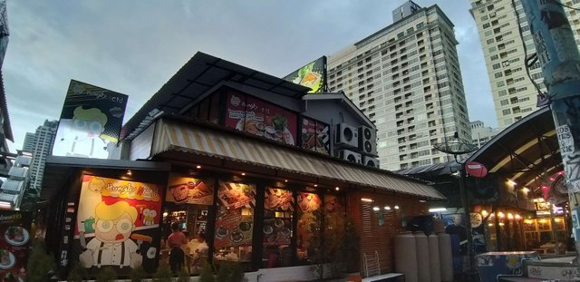 Christmas in Central World - Hunry Nerd - Oct 2019 Samsung A9 741.jpg