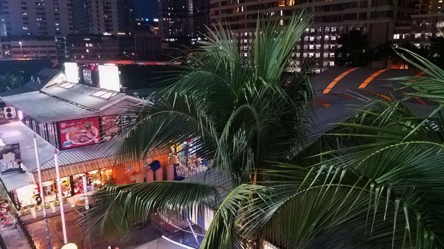 Christmas in Central World - Hunry Nerd - Oct 2019 Samsung A9 746.jpg