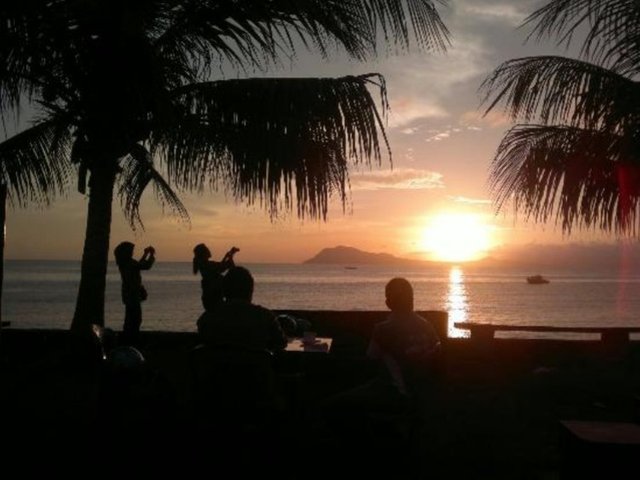 sunset-pantai-ria-having.jpg