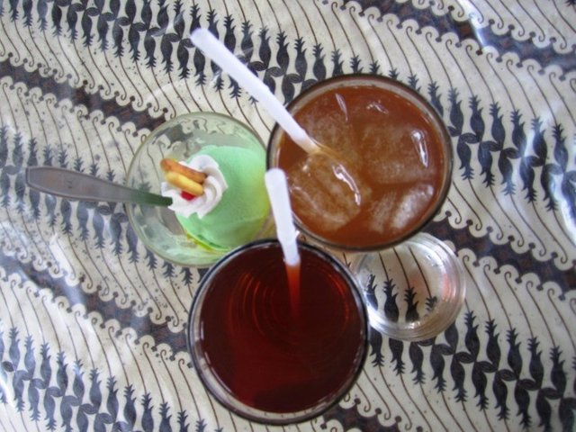 Rumah Makan Tivoli Jombang - Drink.JPG