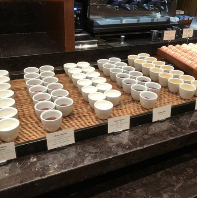 dessert-options-at-buffet.jpg