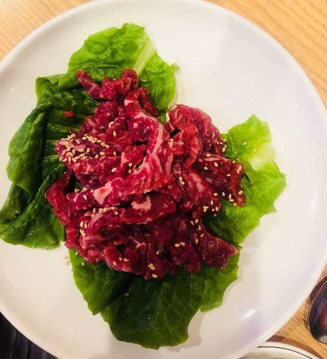 생고기 윗샷.jpg