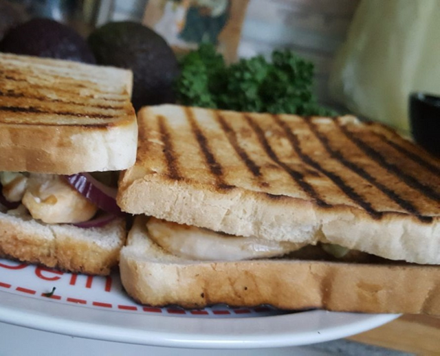 https://steemit.com/food/@myroute86/avocado-sandwich-just-delicious-avocado-sandwich-einfach-koestlich