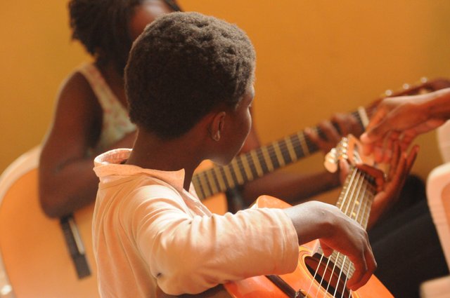 guitar-435094.jpg