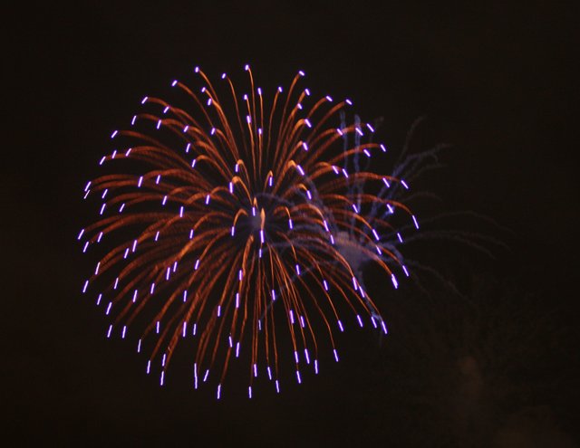 New_Years_Eve_fireworks_Oulu_20111231l.JPG