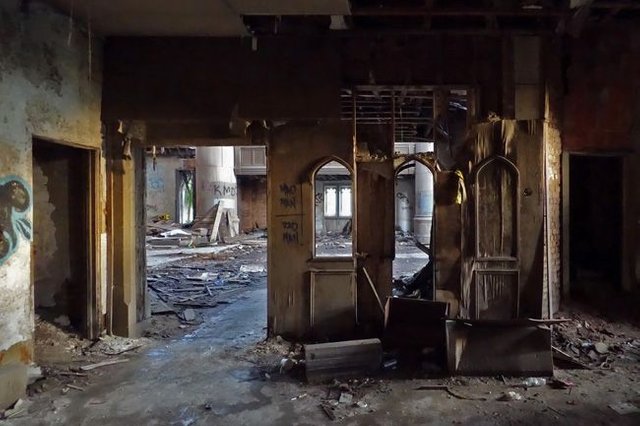 city-methodist-church-abandoned-gothic-ruins-gary-indiana-06.jpg