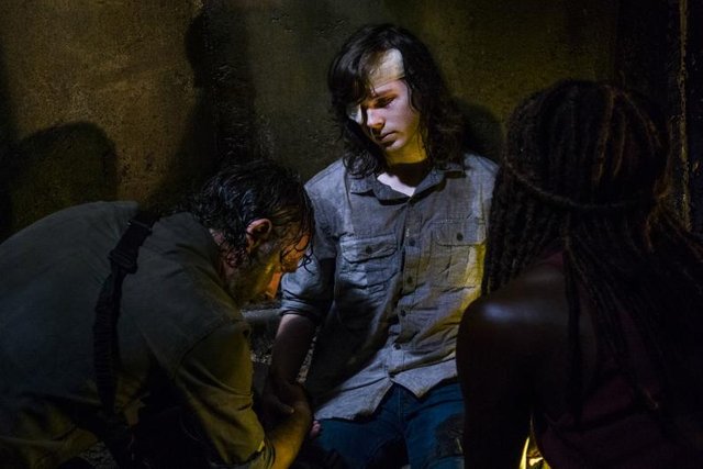 twd-carl-michonne-rick-s8_0.jpg