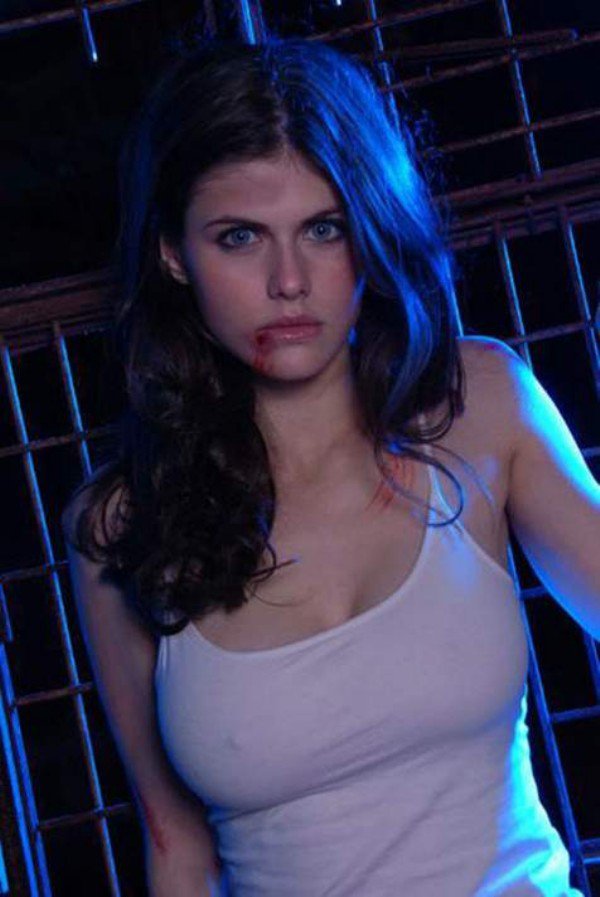 the-alexandra-daddario-eyes-to-the-breast-test-20-photos-2.jpg