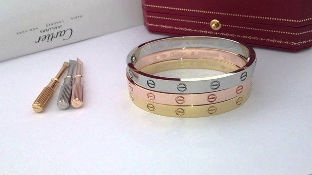 Cartier-Love-Bracelet.jpg