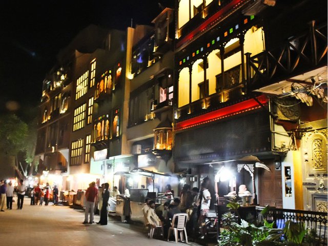 Food-Street-Lahore-Pakistan.jpg