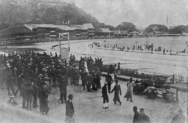 Happy_Valley_Racecourse_before_fire_on_26th_February_1918.jpg