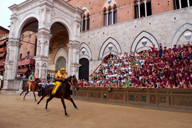 palio siena pixibay.jpg