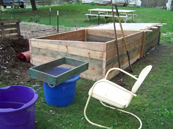 New Cold frame - built2 crop May 2017.jpg