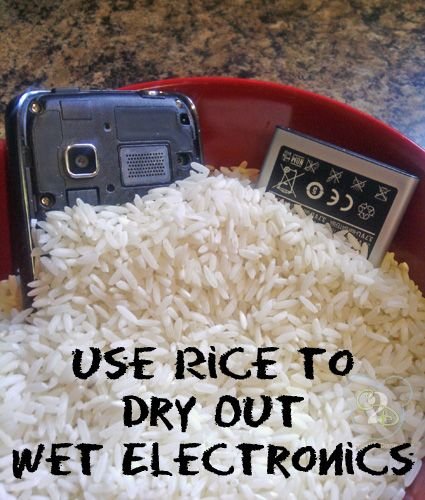 Use-Rice-to-Dry-Out-Wet-Electronics.jpg