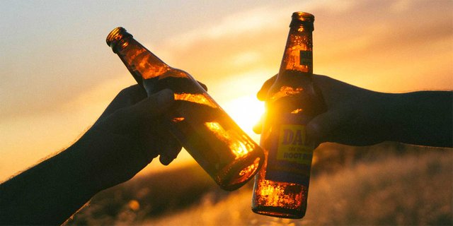 Beer-bottles-cheers02.jpg