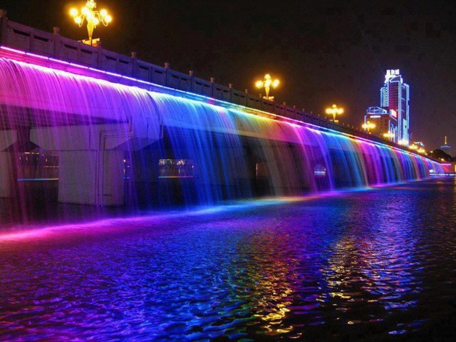 The-Banpo-Bridge-in-downtown-Seoul-over-the-Han-River-South-Korea.-940x705.jpg