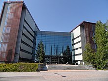 220px-Nokia_headquarters_in_Espoo.jpg