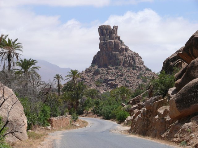 Tafraout-rocks.jpg