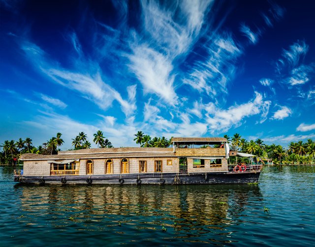 0houseboat-in-kerala.jpg