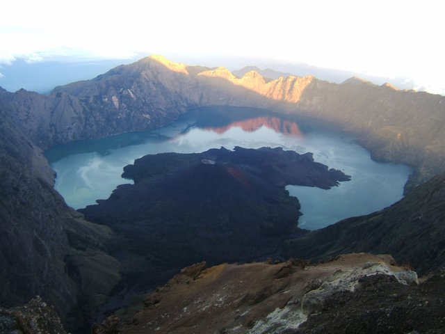 Rinjani_Volcano,_Lombok.JPG