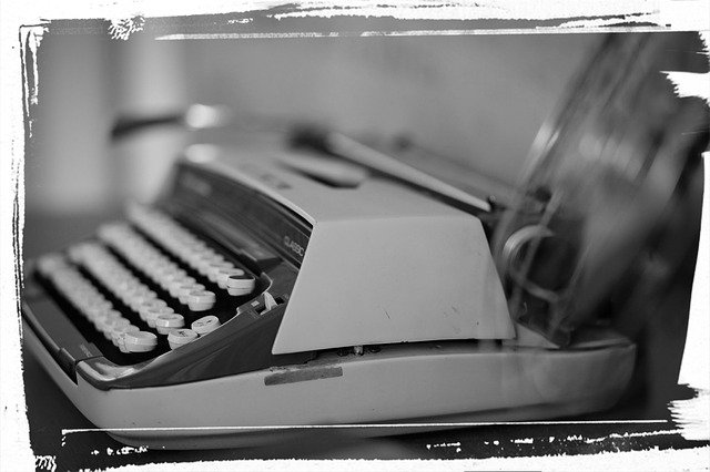 typewriter-751566_640.jpg