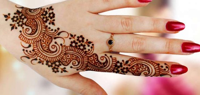 heena-designing.jpg