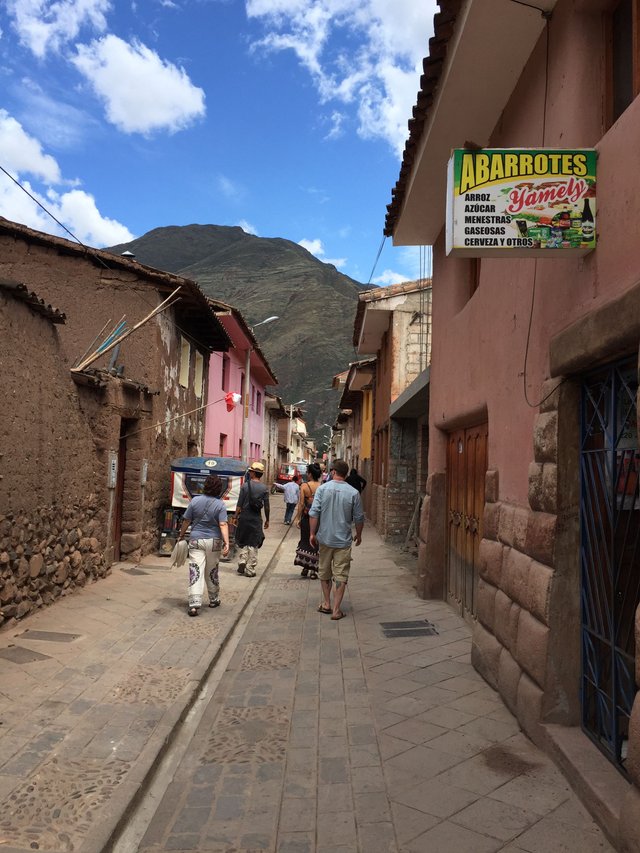 pisac alley.jpg