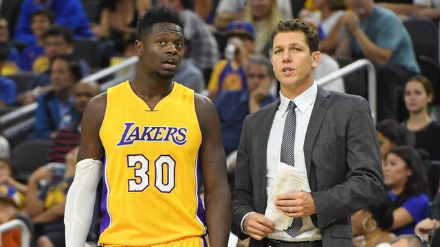 Julius-Randle-e1507751646288-1024x576.jpg