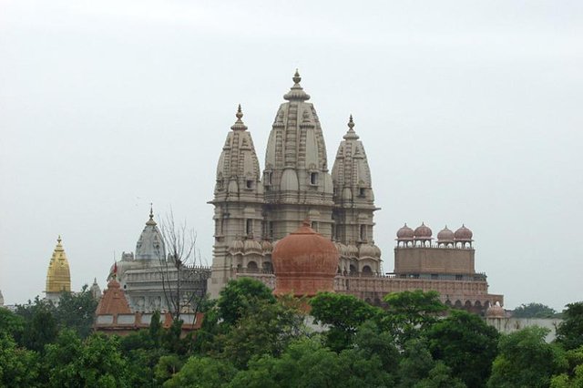 chattarpur-mandir-3.jpg