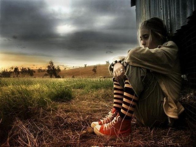 b2de56b0e51f2294314d6c5614fcbc14--red-converse-girl-wallpaper.jpg