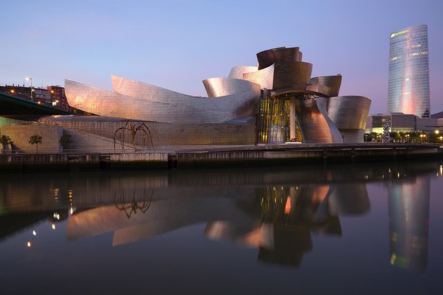 Guggenheim Museum Bilbao.jpg