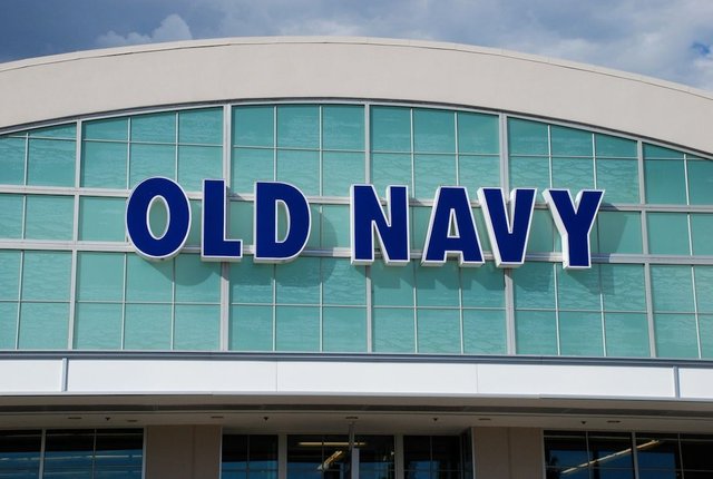 Old-Navy-Store.jpg