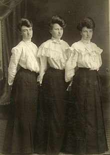 220px-Spencer-sisters.jpg